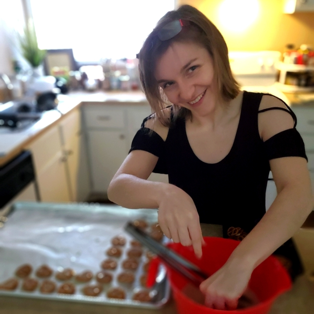 Meet your Posher, Lenora